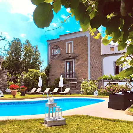 La Dimora: Relax In A Lovely Garden * Massa Lubrense