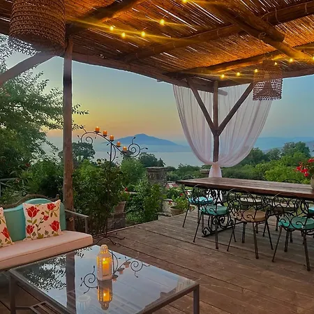 La Dimora: Relax In A Lovely Garden Holiday home Massa Lubrense