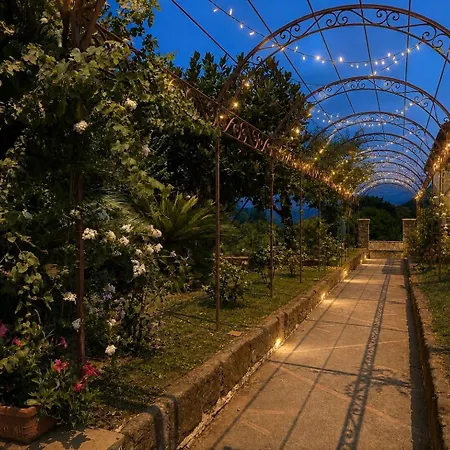 Сasa de vacaciones La Dimora: Relax In A Lovely Garden *